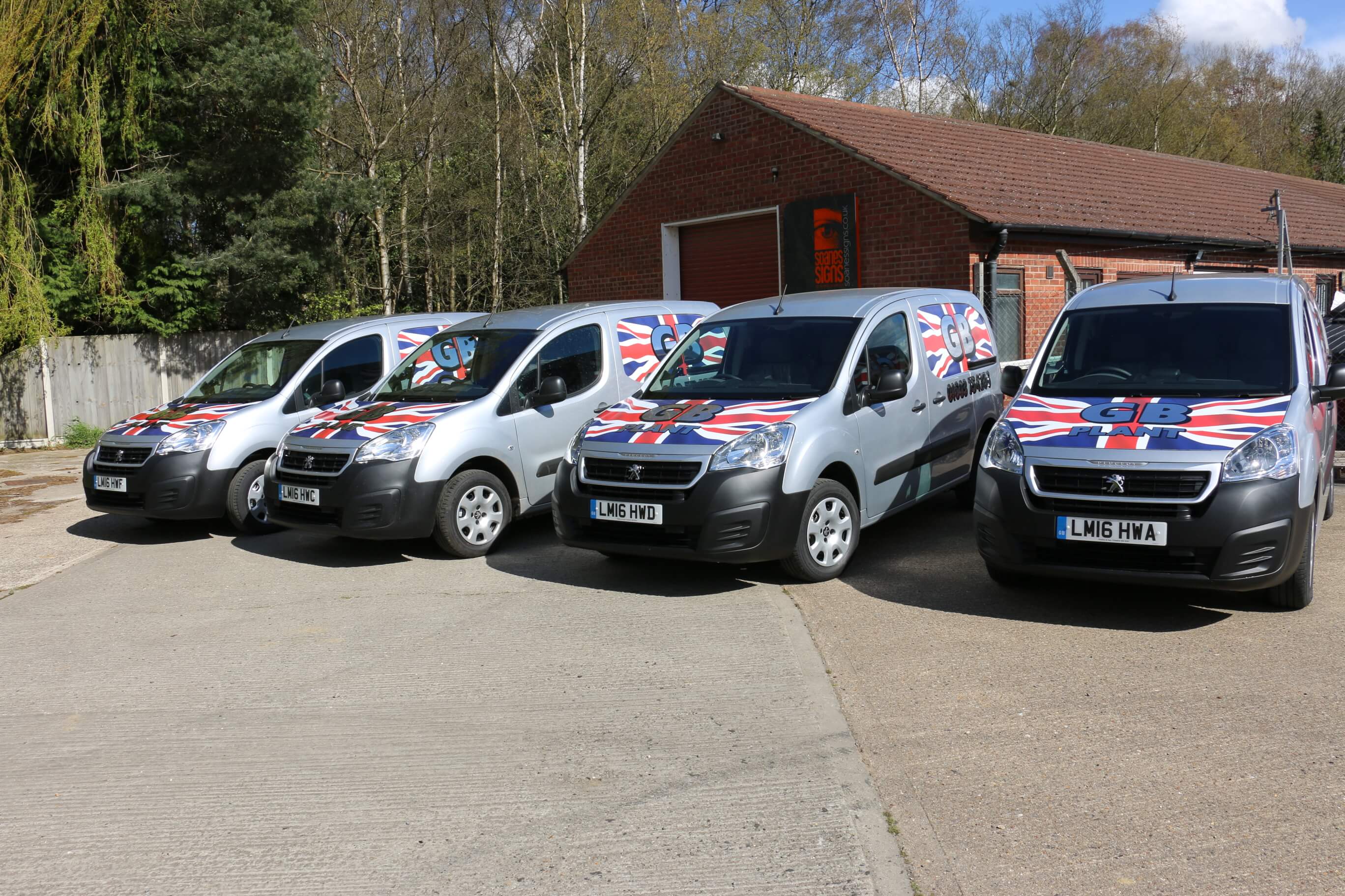 Soanes Signs of Norwich - Vehicle Graphics - Work Example 48